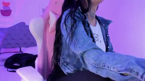 Sharlot online show from September 26, 2025, 1:04 pm