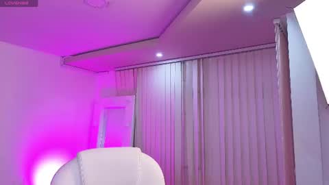 _sharlotte777 online show from June 11, 2026, 2:48 pm