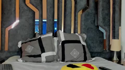 _silvia_vega_ online show from February 22, 2025, 8:20 pm