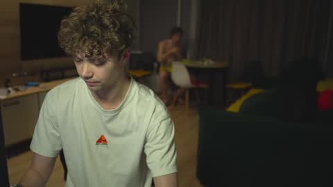 OLIVERpvt is open online show from February 4, 2025, 3:00 am