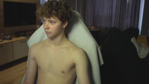 OLIVERpvt is open online show from February 19, 2025, 4:12 am