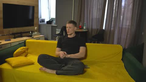 OLIVERpvt is open online show from October 19, 2025, 12:06 pm