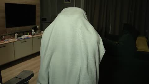 OLIVERpvt is open online show from March 30, 2026, 6:09 pm