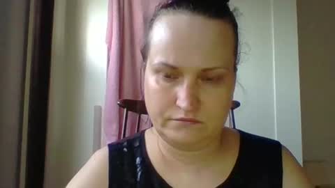 Melisa online show from March 4, 2025, 5:03 pm