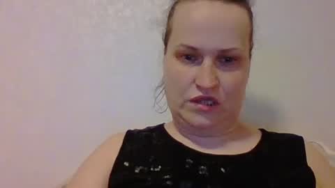 Melisa online show from March 4, 2025, 8:05 pm