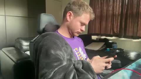 _stevie___ online show from April 10, 2026, 3:17 pm