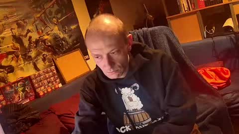 _svenerd_____ online show from April 12, 2026, 12:04 am