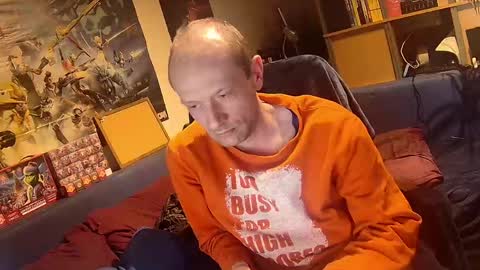 _svenerd_____ online show from May 8, 2026, 11:43 pm