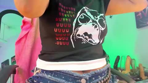 Kuromi online show from November 16, 2025, 4:51 am