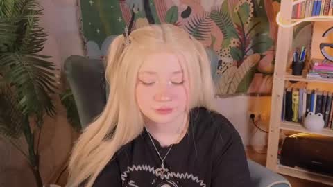 Snapshot of _that_witch_ chatting on April 9, 2026, 6:30 am MIRA online show from April 9, 2026, 6:30 am