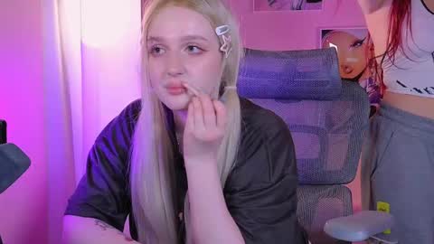 Snapshot of _that_witch_ chatting on April 29, 2026, 5:44 am MIRA online show from April 29, 2026, 5:44 am