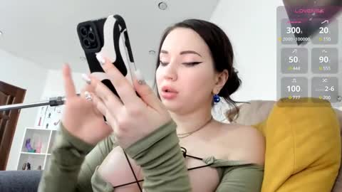 LilyOpen Pvt online show from January 19, 2025, 9:44 am