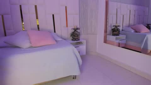 Snapshot of _tinyrousse_ chatting on December 21, 2025, 7:32 pm Rousse online show from December 21, 2025, 7:32 pm