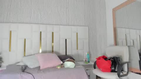 Snapshot of _tinyrousse_ chatting on January 10, 2026, 7:15 pm Rousse online show from January 10, 2026, 7:15 pm