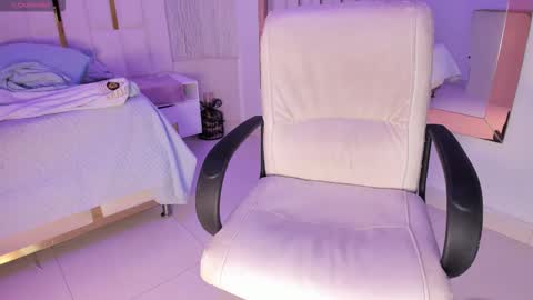 Snapshot of _tinyrousse_ chatting on January 11, 2026, 7:08 pm Rousse online show from January 11, 2026, 7:08 pm