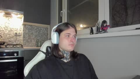 _torfin_ online show from March 12, 2025, 4:46 pm