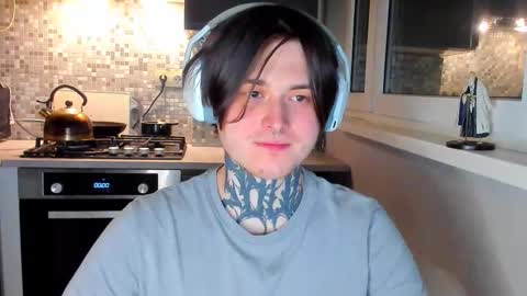 _torfin_ online show from February 13, 2026, 11:01 pm