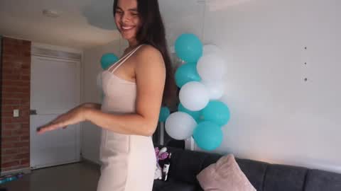 Anastasia Vahos online show from September 10, 2025, 5:13 pm