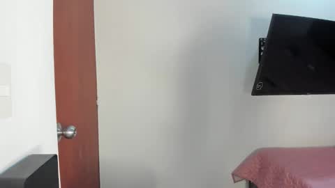 Snapshot of _valentina_69 chatting on February 12, 2026, 11:33 pm _valentina_69 online show from February 12, 2026, 11:33 pm