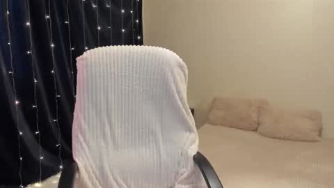 Snapshot of _vallylove chatting on March 6, 2025, 5:46 am _vallylove online show from March 6, 2025, 5:46 am