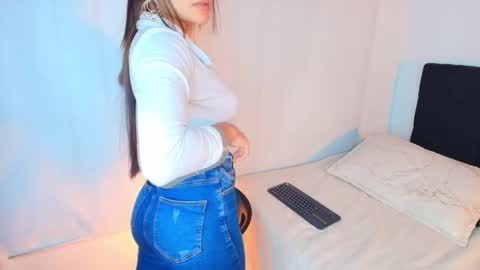 Snapshot of _victoria_foxx_ chatting on February 6, 2026, 10:35 pm Victoria Fox online show from February 6, 2026, 10:35 pm