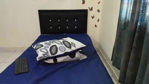 _victoriia_971 online show from February 20, 2025, 12:36 pm