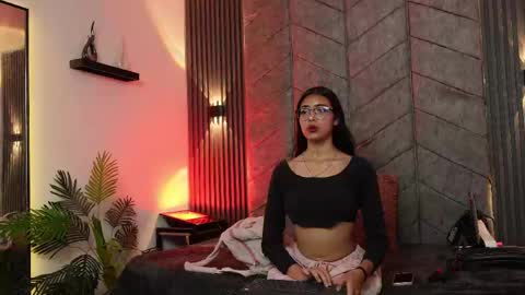 Snapshot of _viollettenoir_ chatting on April 18, 2026, 7:58 pm online show from April 18, 2026, 7:58 pm