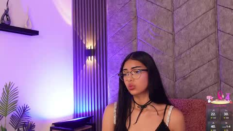 Snapshot of _viollettenoir_ chatting on April 23, 2026, 8:11 pm online show from April 23, 2026, 8:11 pm