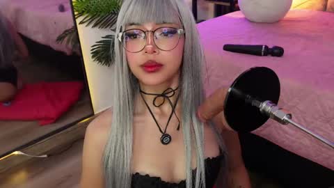 Snapshot of _viollettenoir_ chatting on June 8, 2026, 9:15 pm online show from June 8, 2026, 9:15 pm