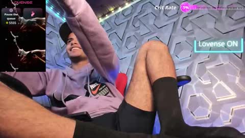  white fox  online show from November 15, 2025, 6:04 pm