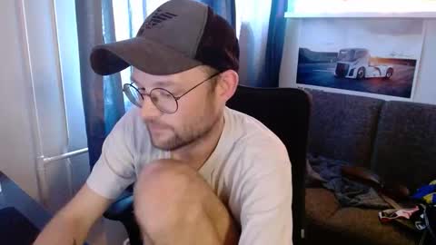 _whoisthatguy_ online show from May 27, 2026, 5:21 pm