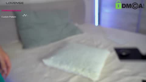 Lily online show from February 22, 2025, 8:09 pm