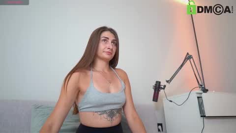 Lily online show from September 27, 2025, 8:47 pm