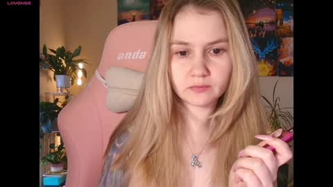 Snapshot of _witch__ chatting on October 2, 2025, 6:42 am Enni online show from October 2, 2025, 6:42 am