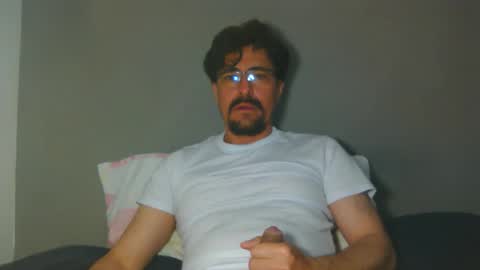 _yjesneth2011 online show from November 3, 2025, 2:13 am