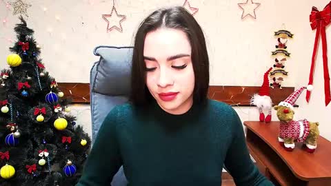 Alisa online show from December 4, 2024, 3:43 pm