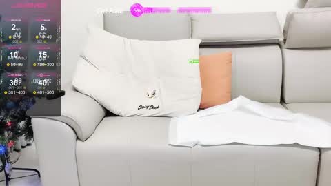 _zizi_ online show from December 25, 2024, 11:43 am