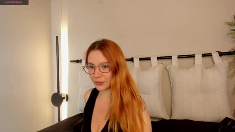 Zoe  online show from June 1, 2026, 1:24 pm