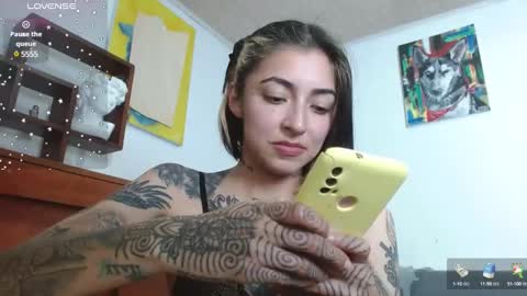 Zoe  online show from December 10, 2024, 1:11 am