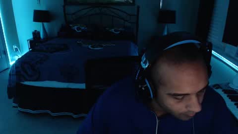 a4orce online show from January 9, 2025, 11:02 pm