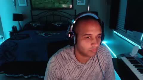 a4orce online show from February 19, 2025, 5:49 am