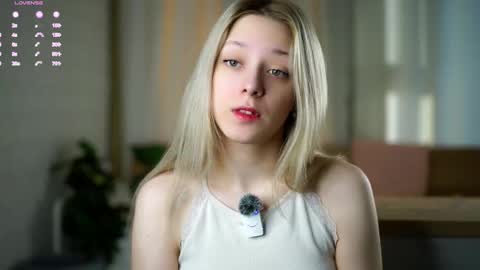 Luna online show from March 3, 2026, 1:45 am