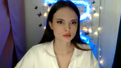 a_ariella_ online show from September 27, 2025, 8:08 am