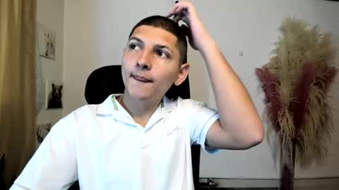 a_lejandro_0_8 online show from March 8, 2026, 12:31 pm