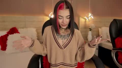 Luni  online show from February 2, 2026, 3:33 pm