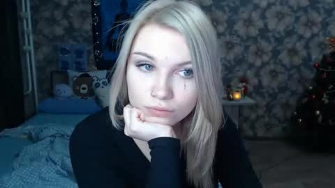 Snapshot of aalicebubble chatting on January 6, 2025, 9:43 pm Alice online show from January 6, 2025, 9:43 pm