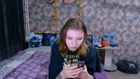 Snapshot of aalicebubble chatting on October 27, 2025, 6:45 pm Alice online show from October 27, 2025, 6:45 pm