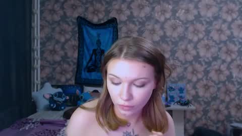 Snapshot of aalicebubble chatting on December 2, 2025, 8:15 pm Alice online show from December 2, 2025, 8:15 pm