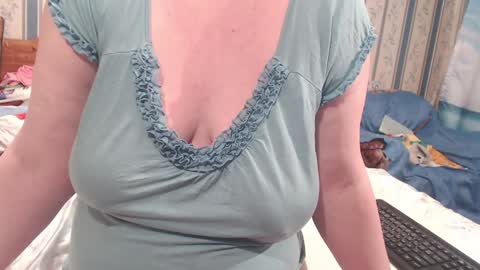 Snapshot of aamarillis chatting on December 21, 2024, 4:25 pm NINA online show from December 21, 2024, 4:25 pm