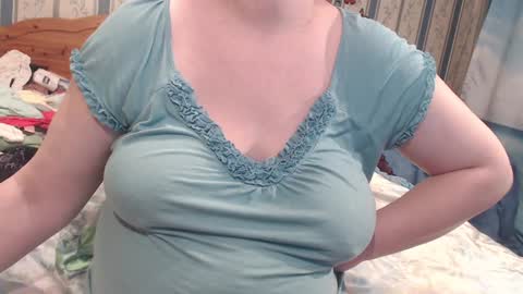 Snapshot of aamarillis chatting on December 28, 2024, 7:22 pm NINA online show from December 28, 2024, 7:22 pm